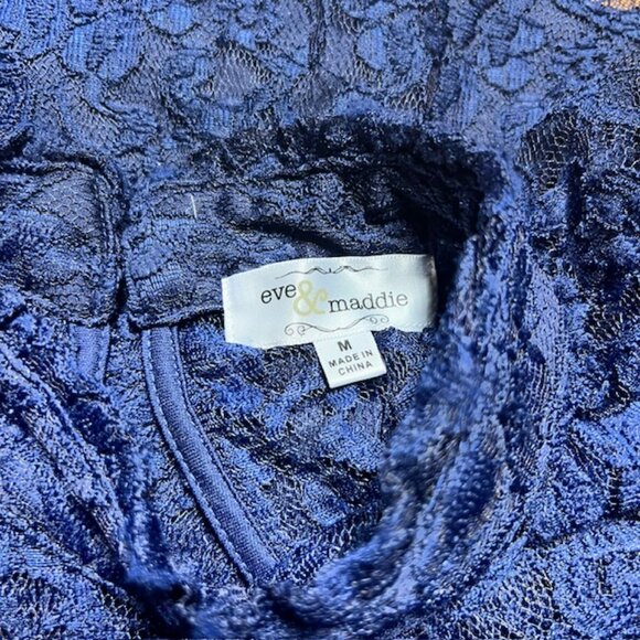 Eve & Maddie Navy Lace Blouse Size M - Picture 7 of 7